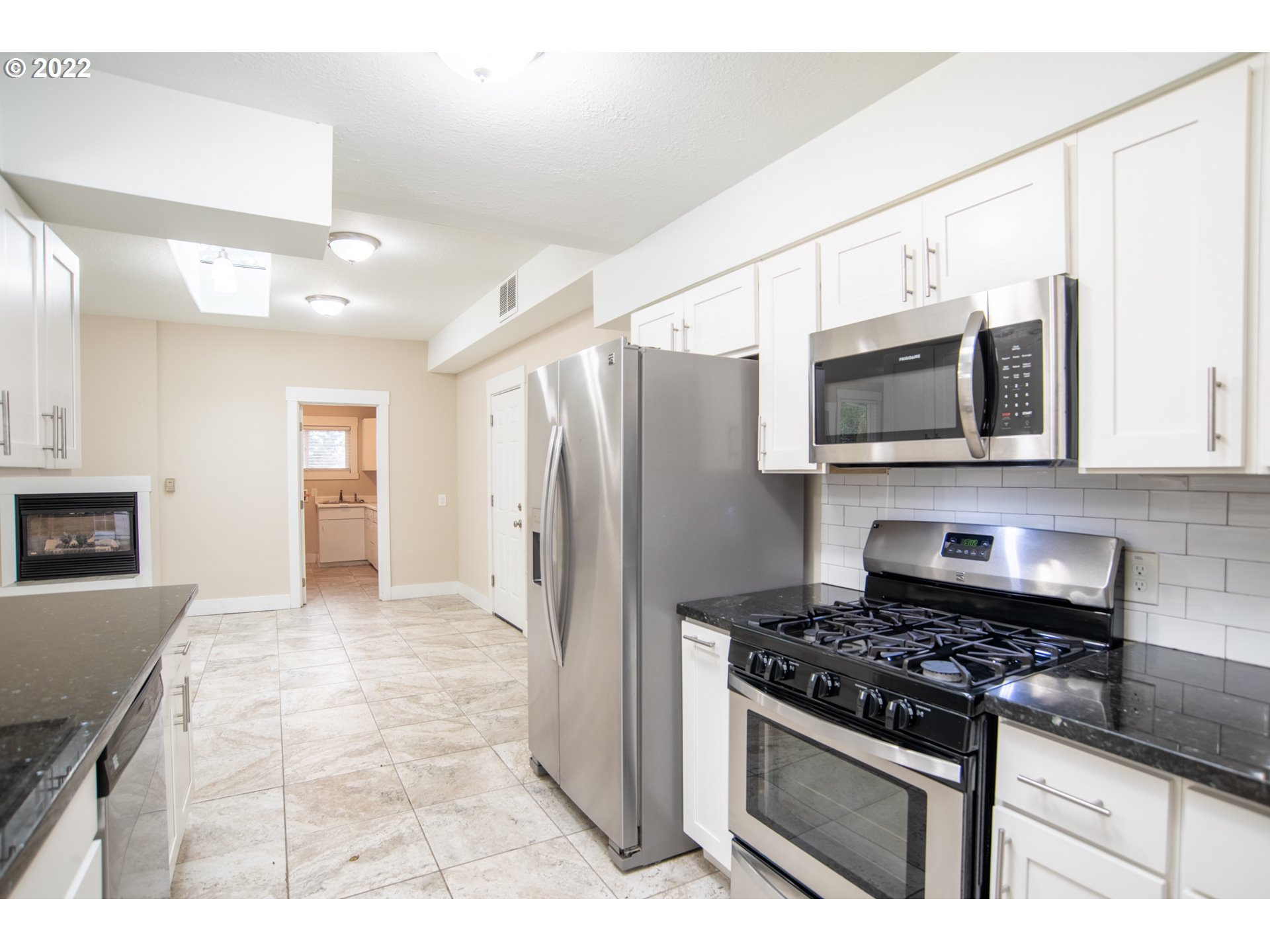 2424 Greentree Road Lake Oswego, OR 97034 - Photo 2 of 32 Gallery Image 2