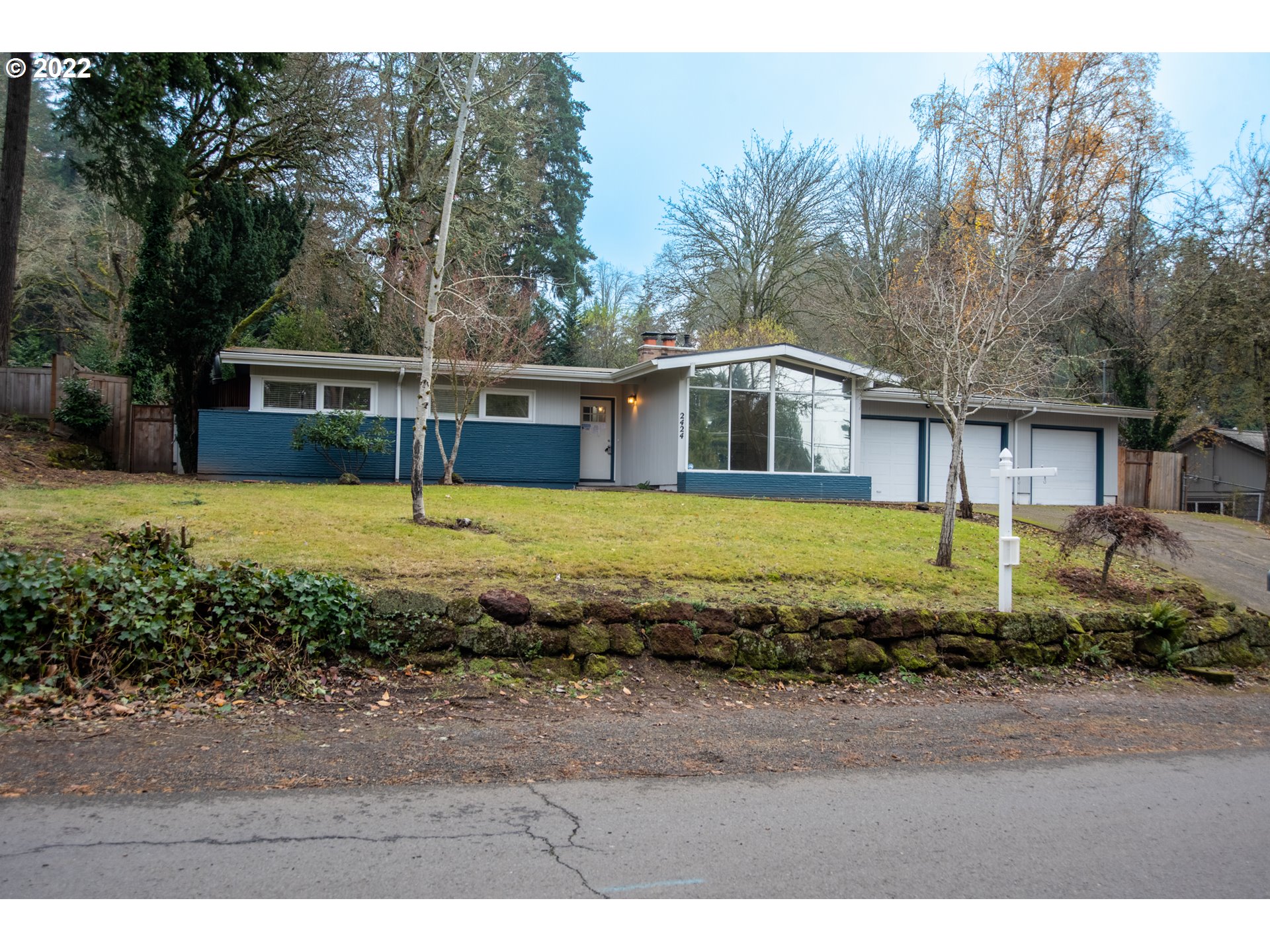 2424 Greentree Road Lake Oswego, OR 97034 - Photo 23 of 32 Gallery Image 23