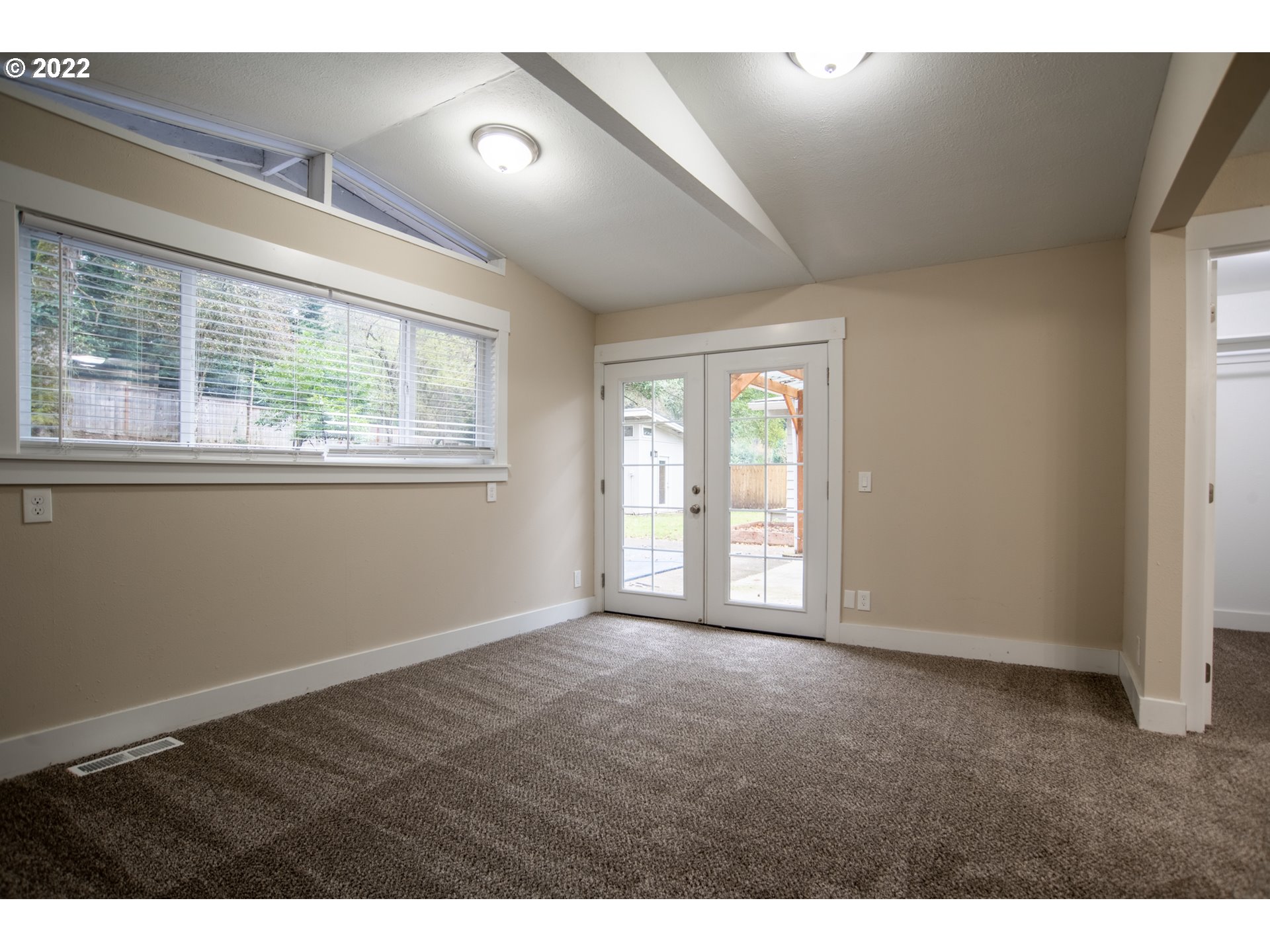 2424 Greentree Road Lake Oswego, OR 97034 - Photo 30 of 32 Gallery Image 30
