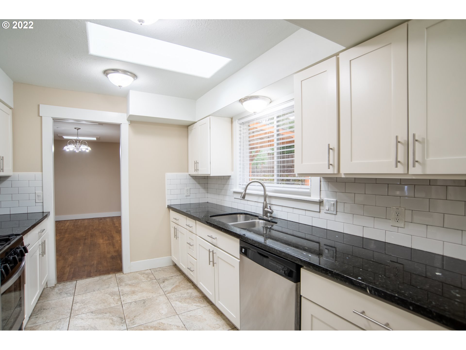 2424 Greentree Road Lake Oswego, OR 97034 - Photo 3 of 32 Gallery Image 3