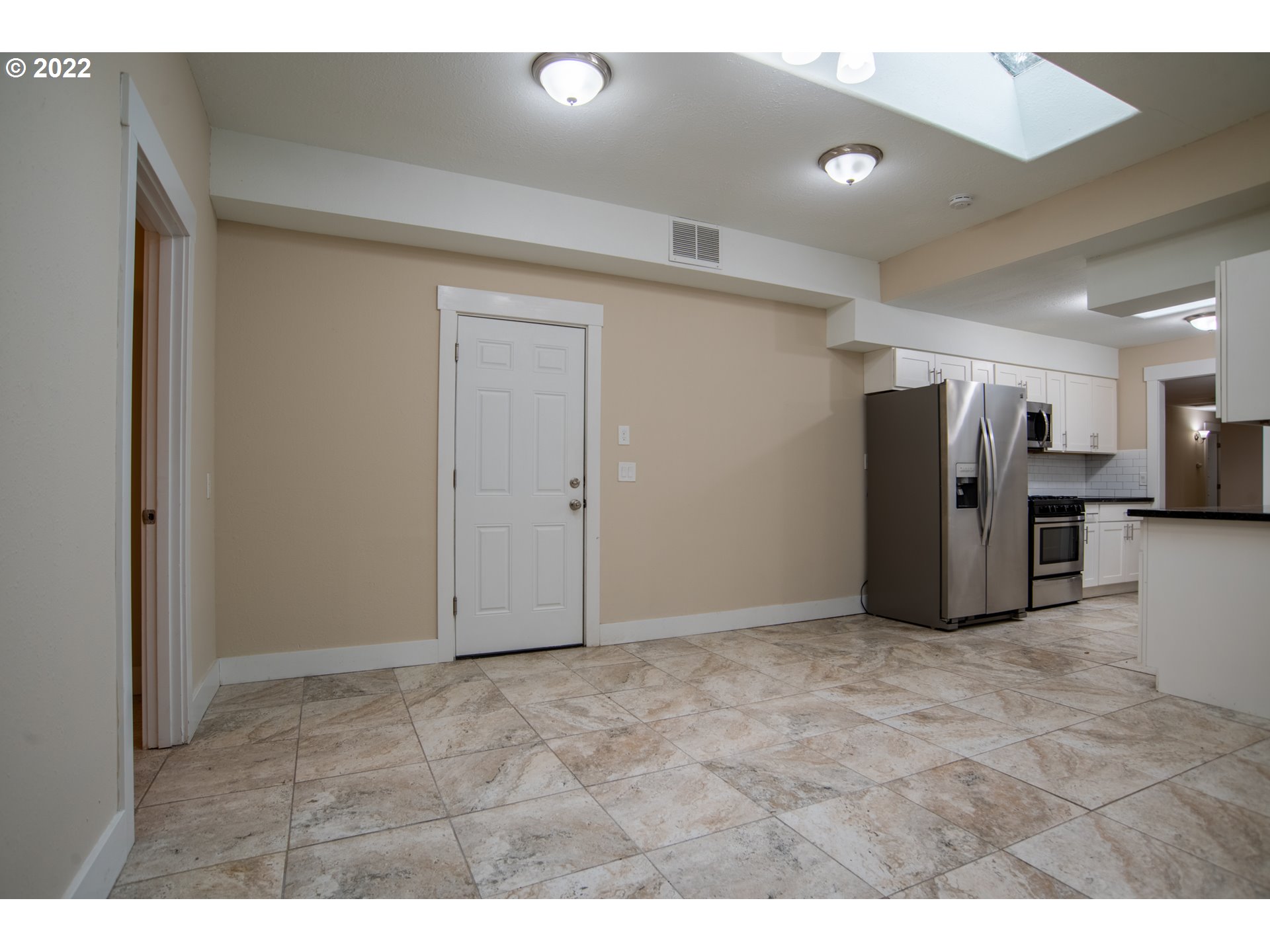 2424 Greentree Road Lake Oswego, OR 97034 - Photo 4 of 32 Gallery Image 4
