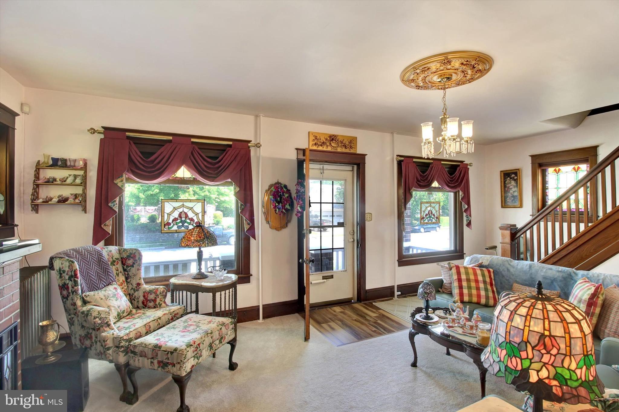 238 East Walnut Street Reading, PA 19607 - Photo 4 of 28 Living room