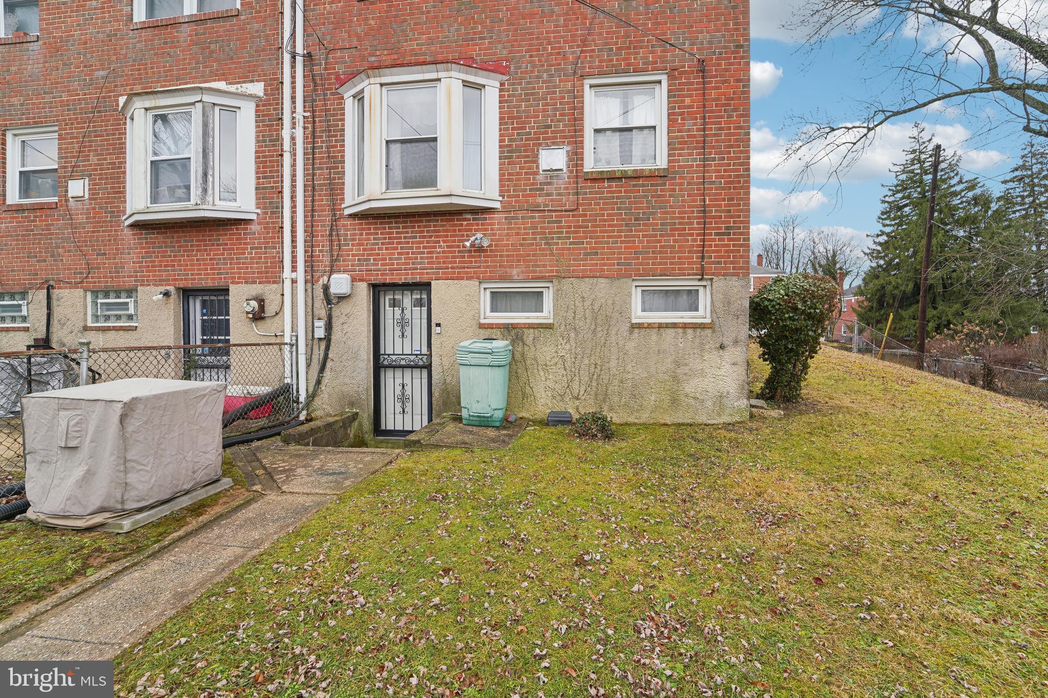 1100 Cedarcroft Road Baltimore, MD 21239 - Photo 28 of 34 a view of a outdoor space of a house