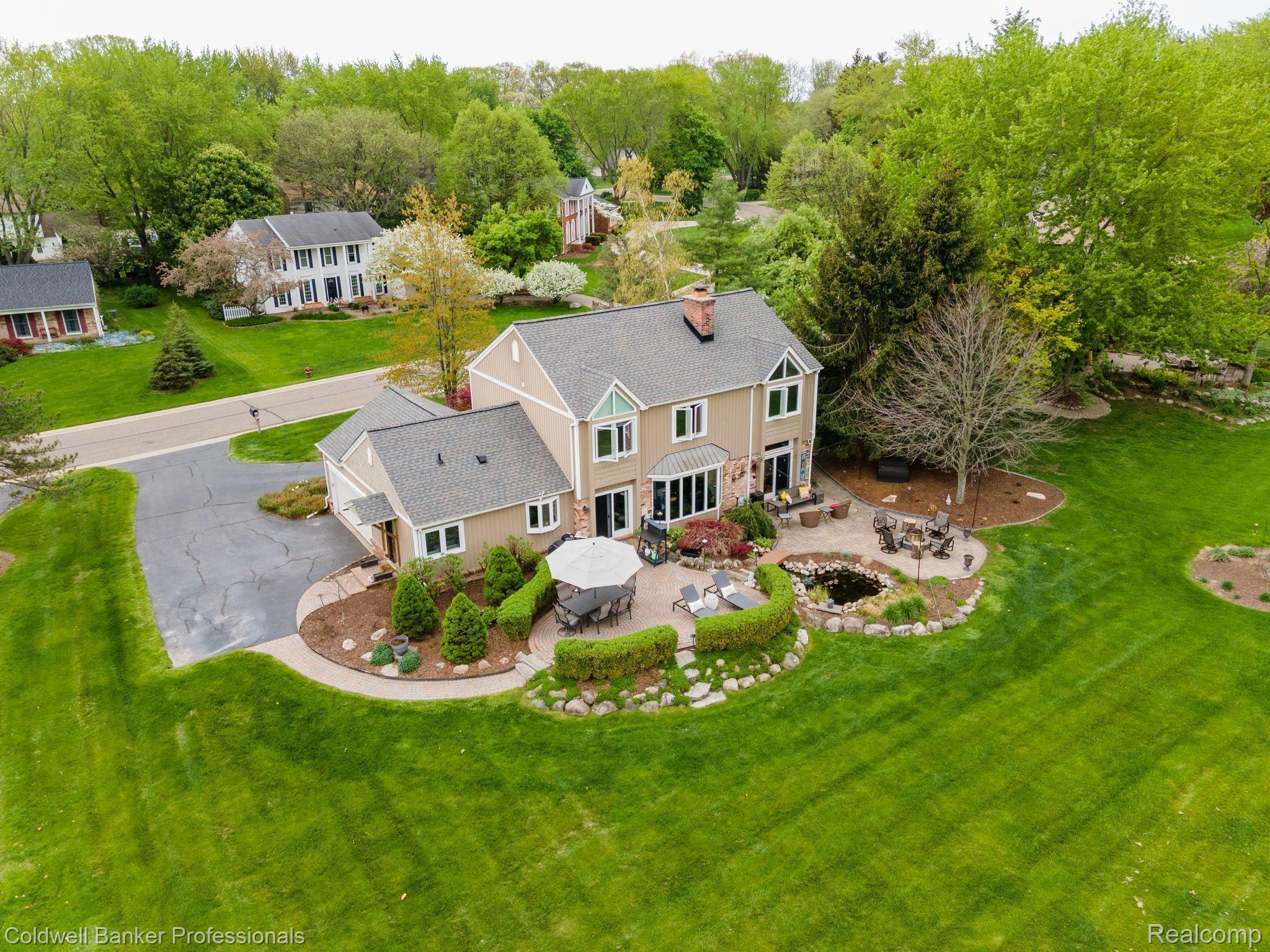 1358 Chestnut Circle Rochester, MI 48309 - Photo 44 of 46 Aerial View of Property