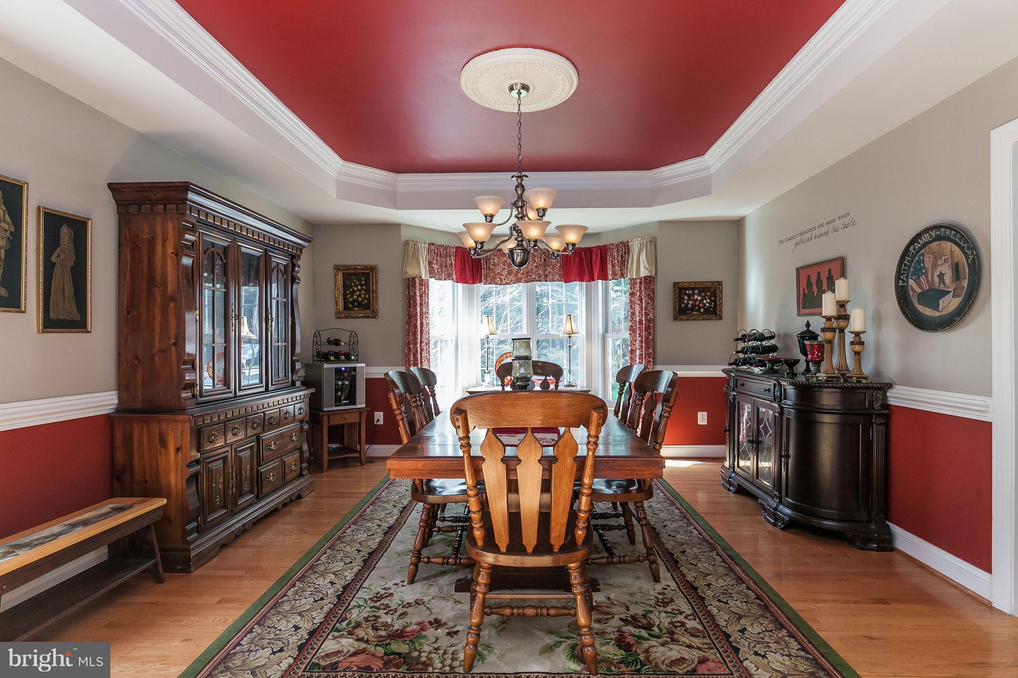 5603 Old Bust Head Road Broad Run, VA 20137 - Photo 8 of 30 Formal Dining Room w/Trey Ceiling, Crown Molding