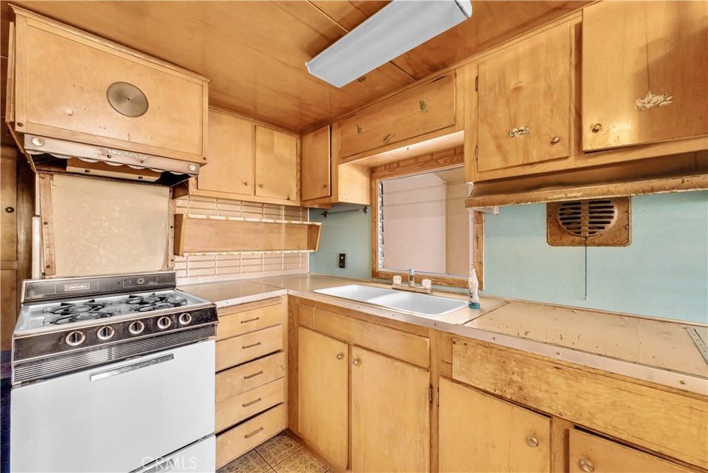 23380 Forrest Road Perris, CA 92570 - Photo 16 of 33