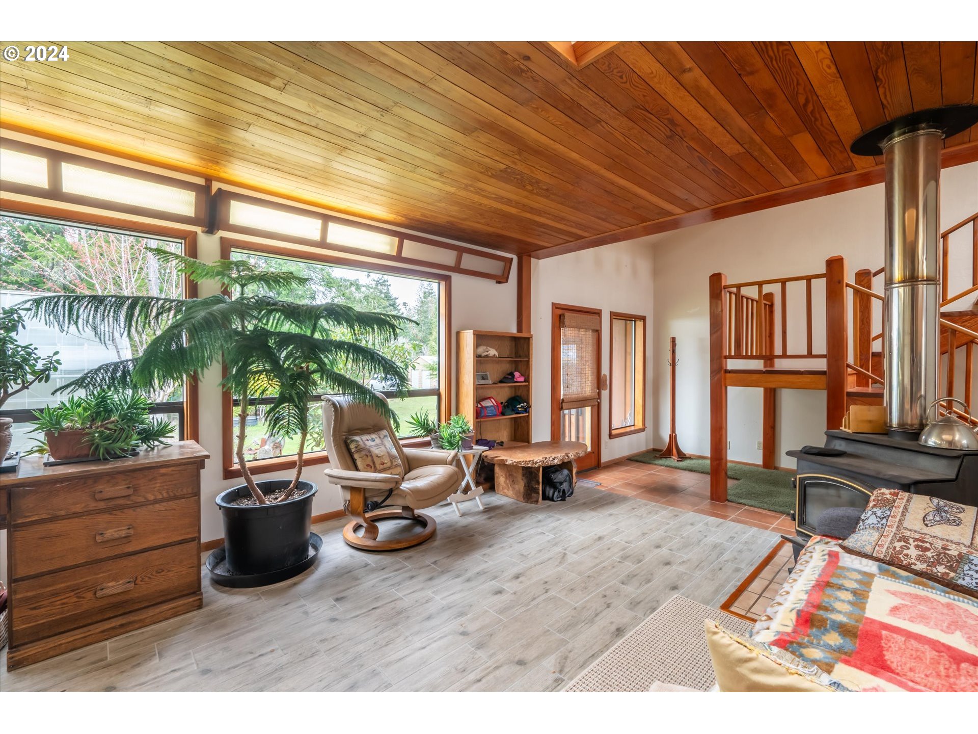 56512 Christopher Road Bandon, OR 97411 - Photo 11 of 40 Gallery Image 11
