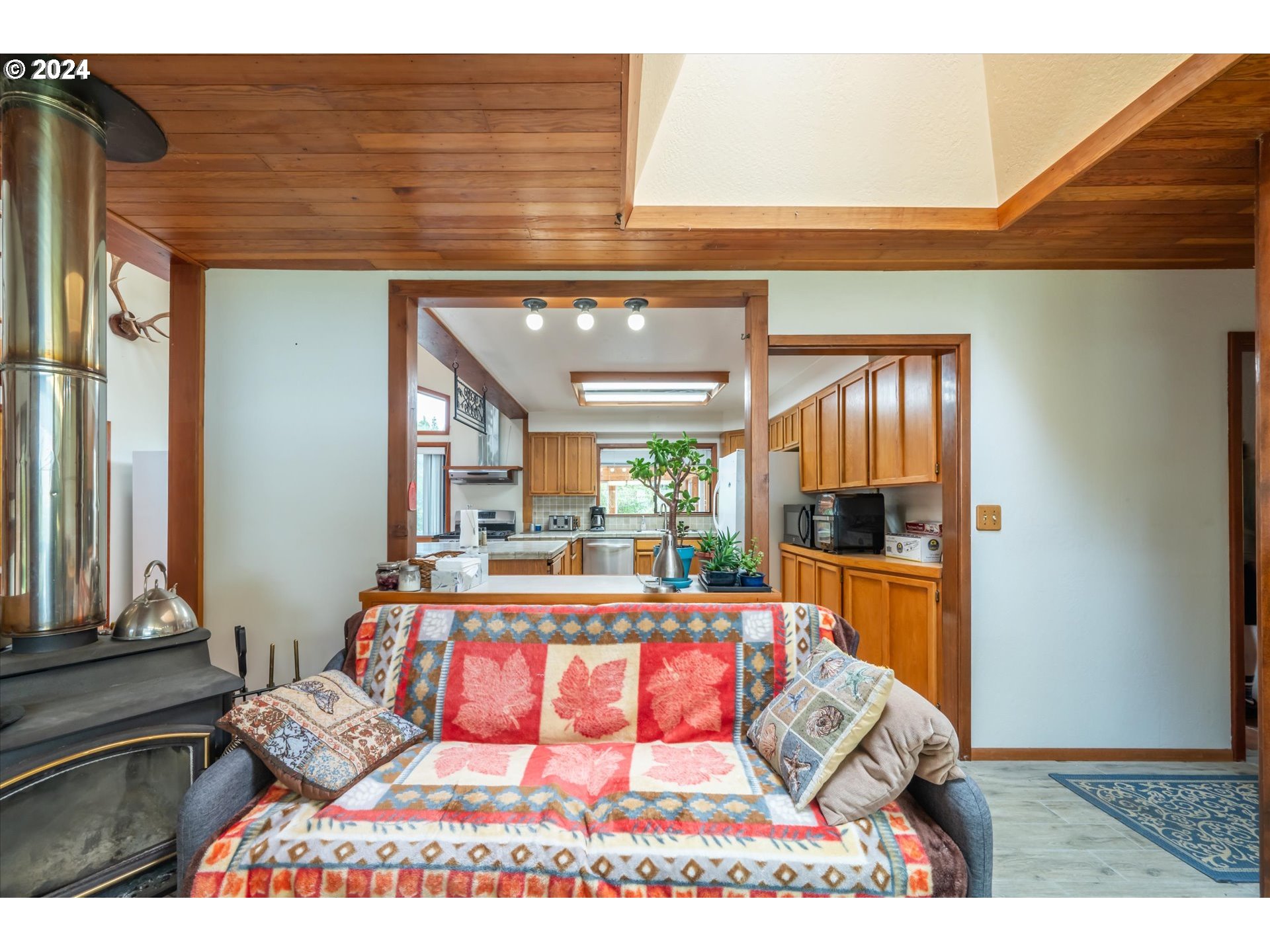 56512 Christopher Road Bandon, OR 97411 - Photo 13 of 40 Gallery Image 13