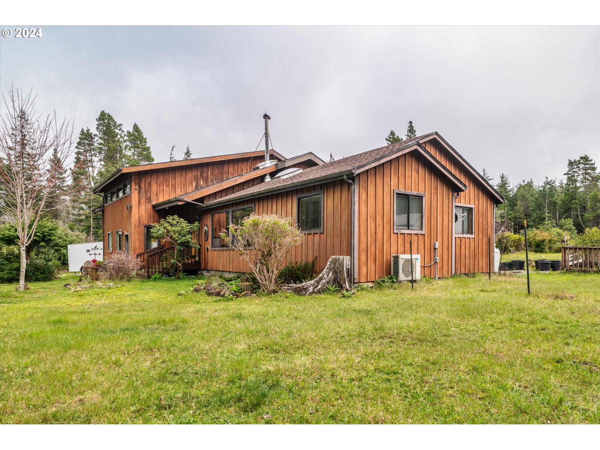 56512 Christopher Road Bandon, OR 97411 - Photo 4 of 40 Gallery Image 4