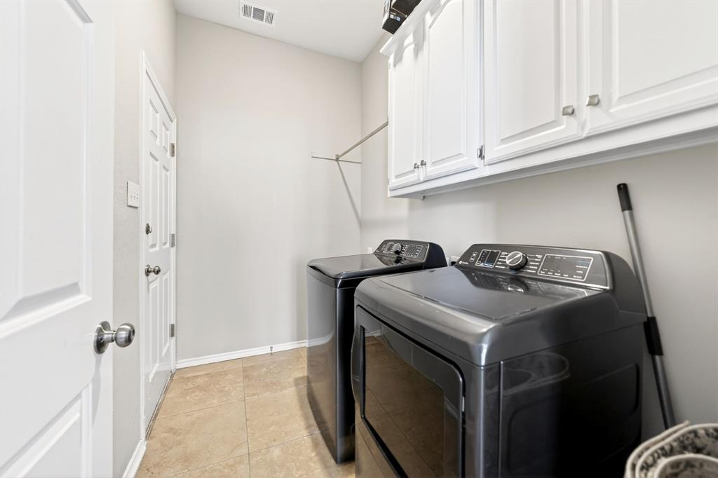 4509 Scenic Drive Rowlett, TX 75088 - Photo 20 of 40 Laundry room