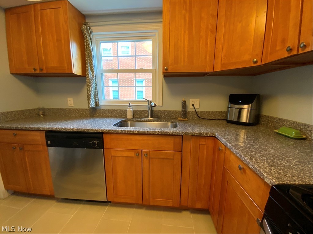 3600 Bendemeer Road Cleveland Heights, OH 44118 - Photo 6 of 33