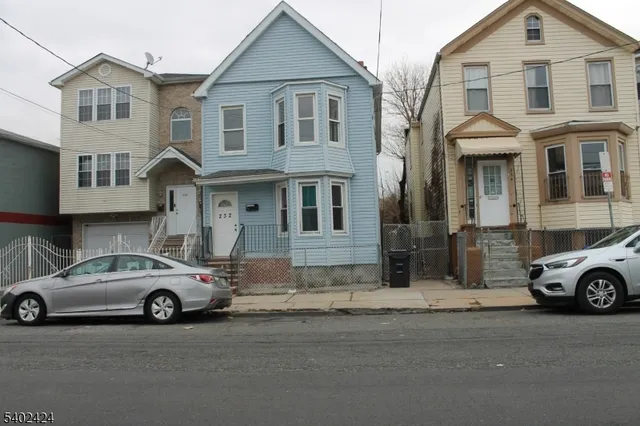 $539,900 | 232 Sherman Avenue, Unit 2, Newark, NJ 07114