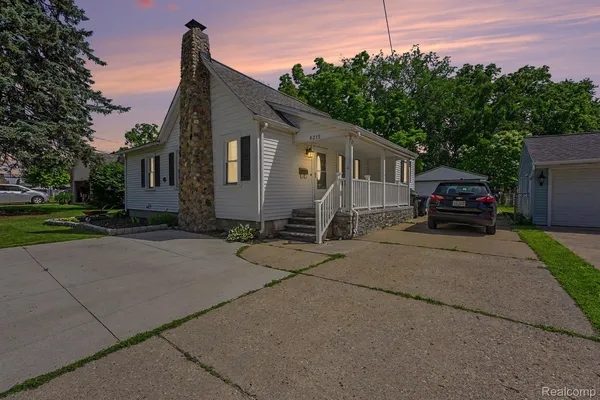$224,900 | 8215 Clinton River Road, Sterling Heights, MI 48314