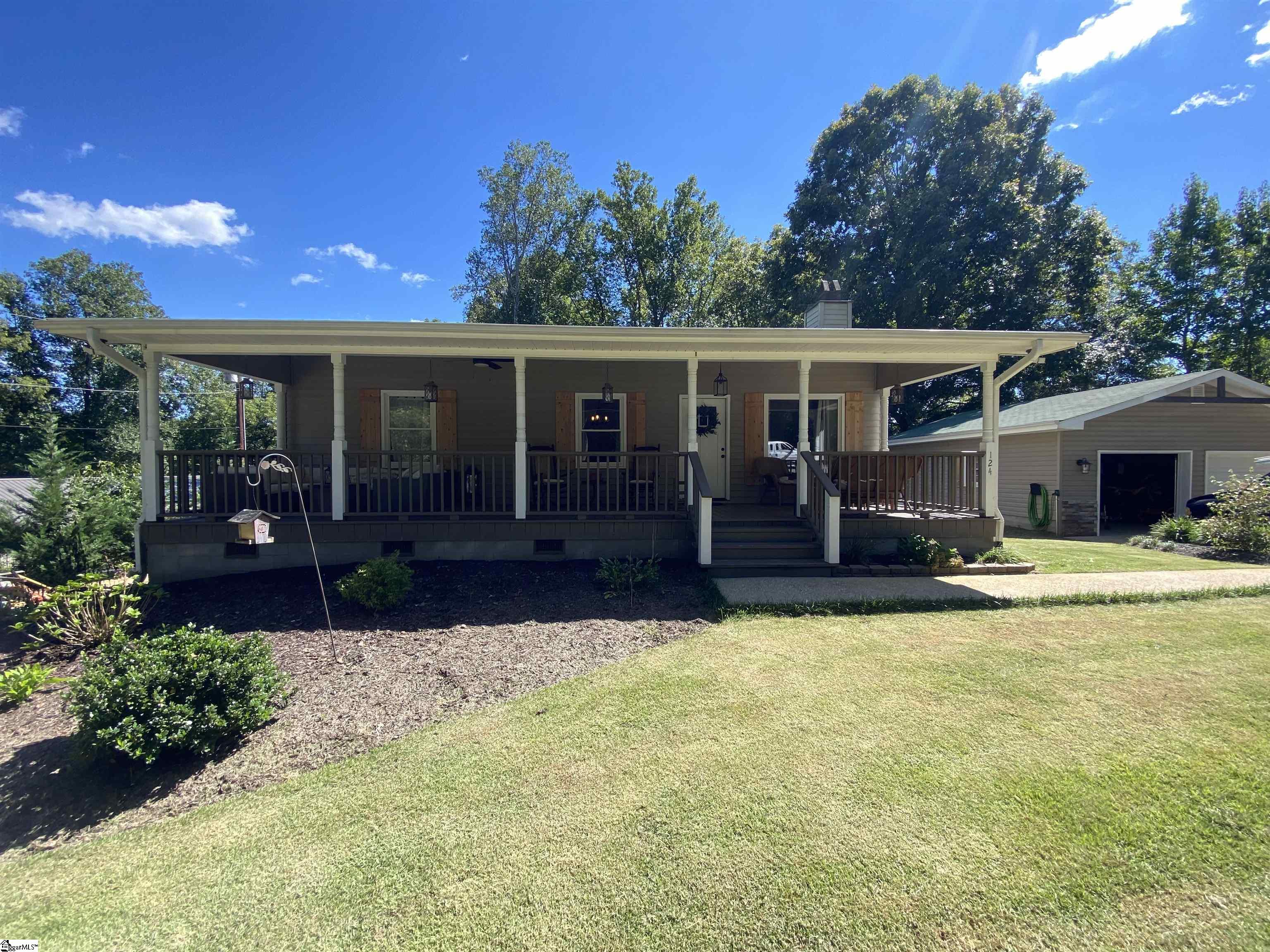 124 Henderson Road Greer, SC 29651 - Photo 2 of 21