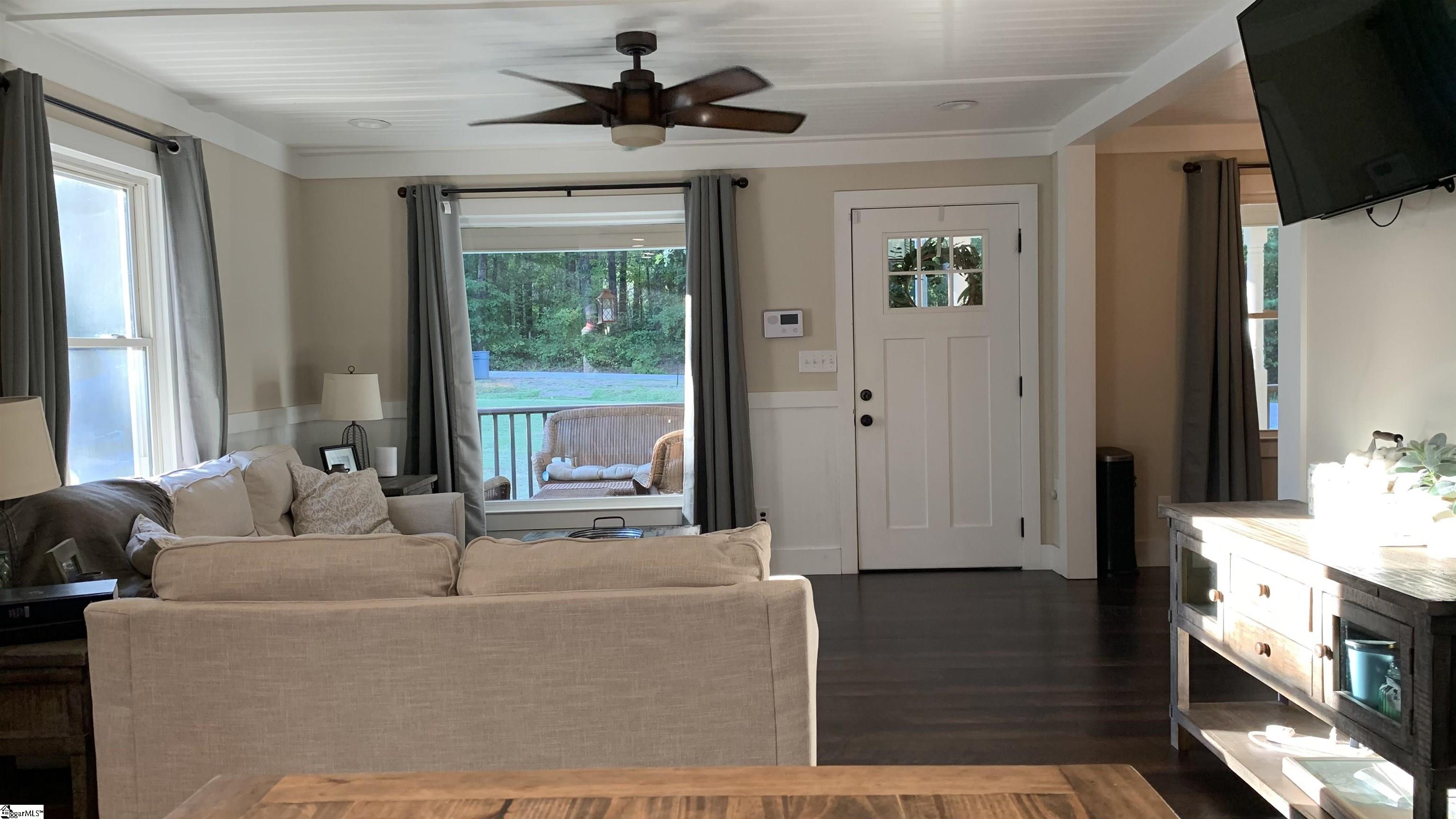 124 Henderson Road Greer, SC 29651 - Photo 4 of 21