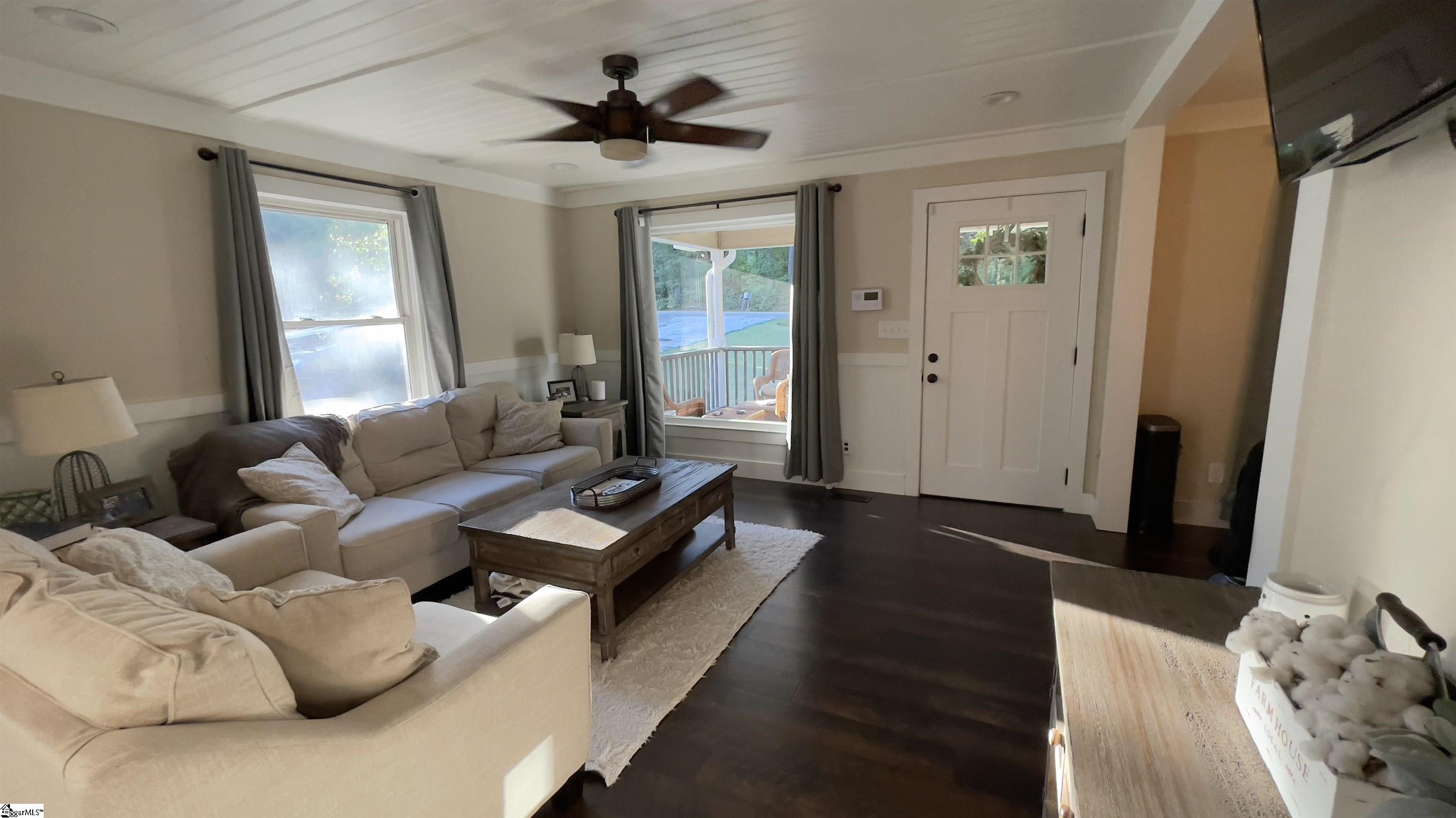 124 Henderson Road Greer, SC 29651 - Photo 5 of 21