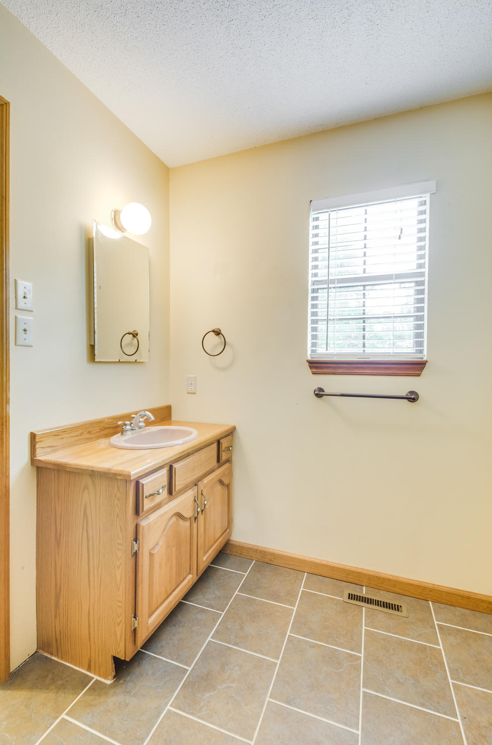 149 Lakehaven Circle, Unit 4 Decatur, TN 37322 - Photo 26 of 30 149_Lake_Haven_Cir_26