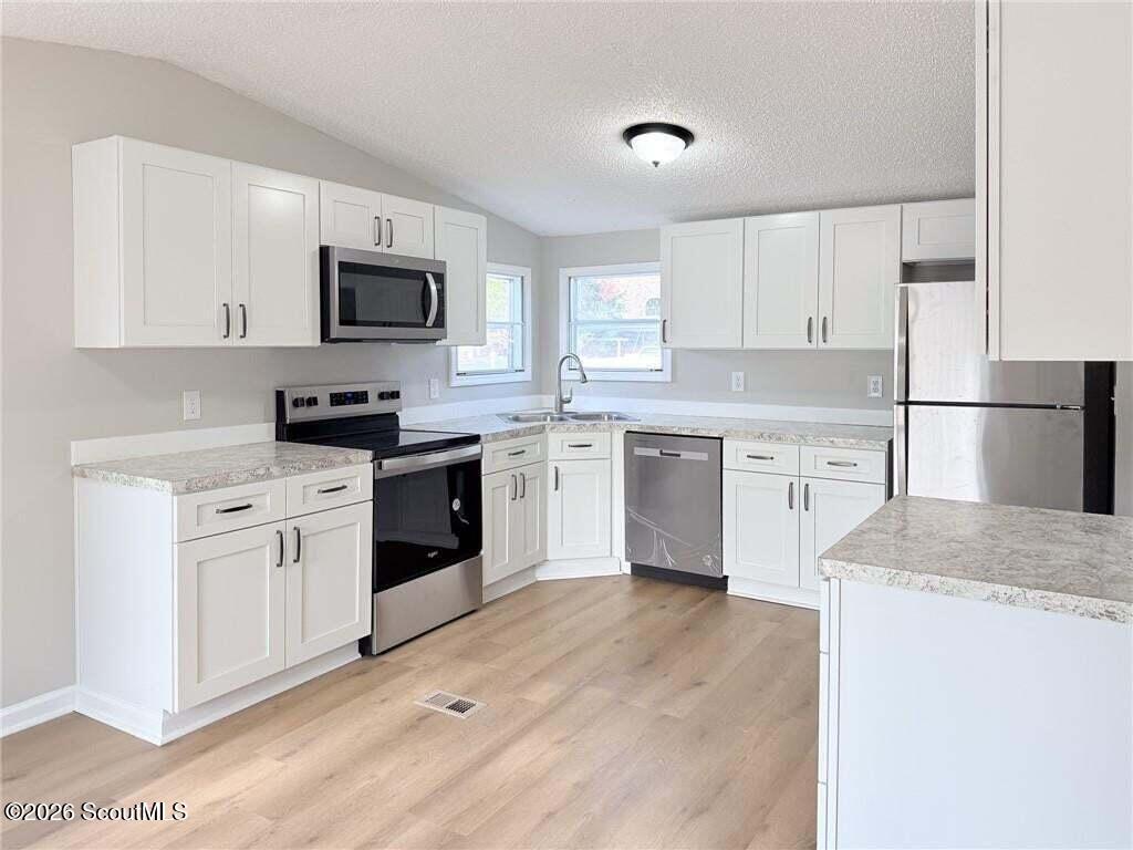 281 May Road Brunswick, GA 31525 - Photo 8 of 23 Kitchen
