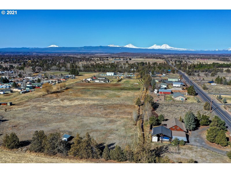 20677 Tumalo Road Bend, OR 97703 - Photo 2 of 13