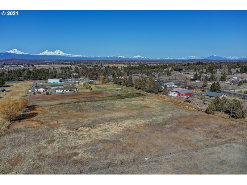 20677 Tumalo Road Bend, OR 97703 - Photo 12 of 13
