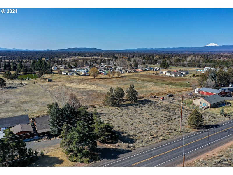 20677 Tumalo Road Bend, OR 97703 - Photo 5 of 13