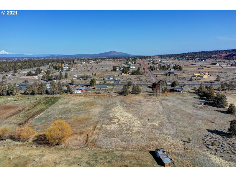 20677 Tumalo Road Bend, OR 97703 - Photo 6 of 13