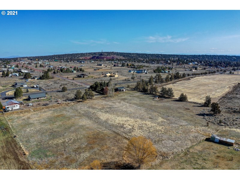 20677 Tumalo Road Bend, OR 97703 - Photo 7 of 13