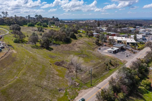 a view of a houses with outdoor space
