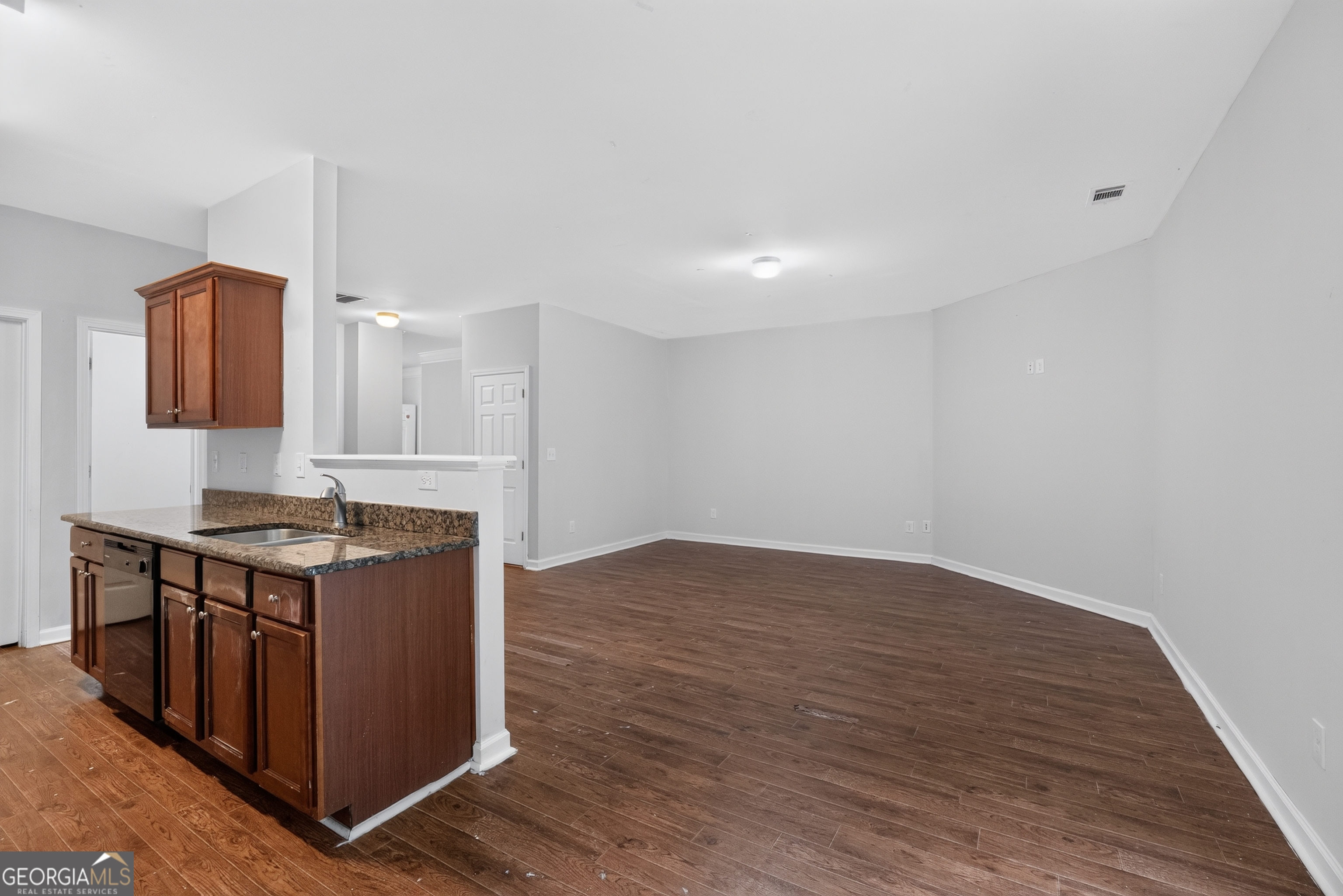 6385 Shadow Square Lithonia, GA 30058 - Photo 13 of 32