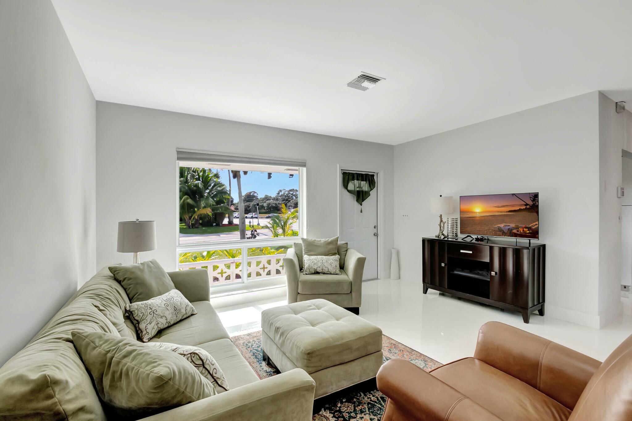 2299 North Conference Drive Boca Raton, FL 33486 - Photo 8 of 30 tempImageKPgbvd
