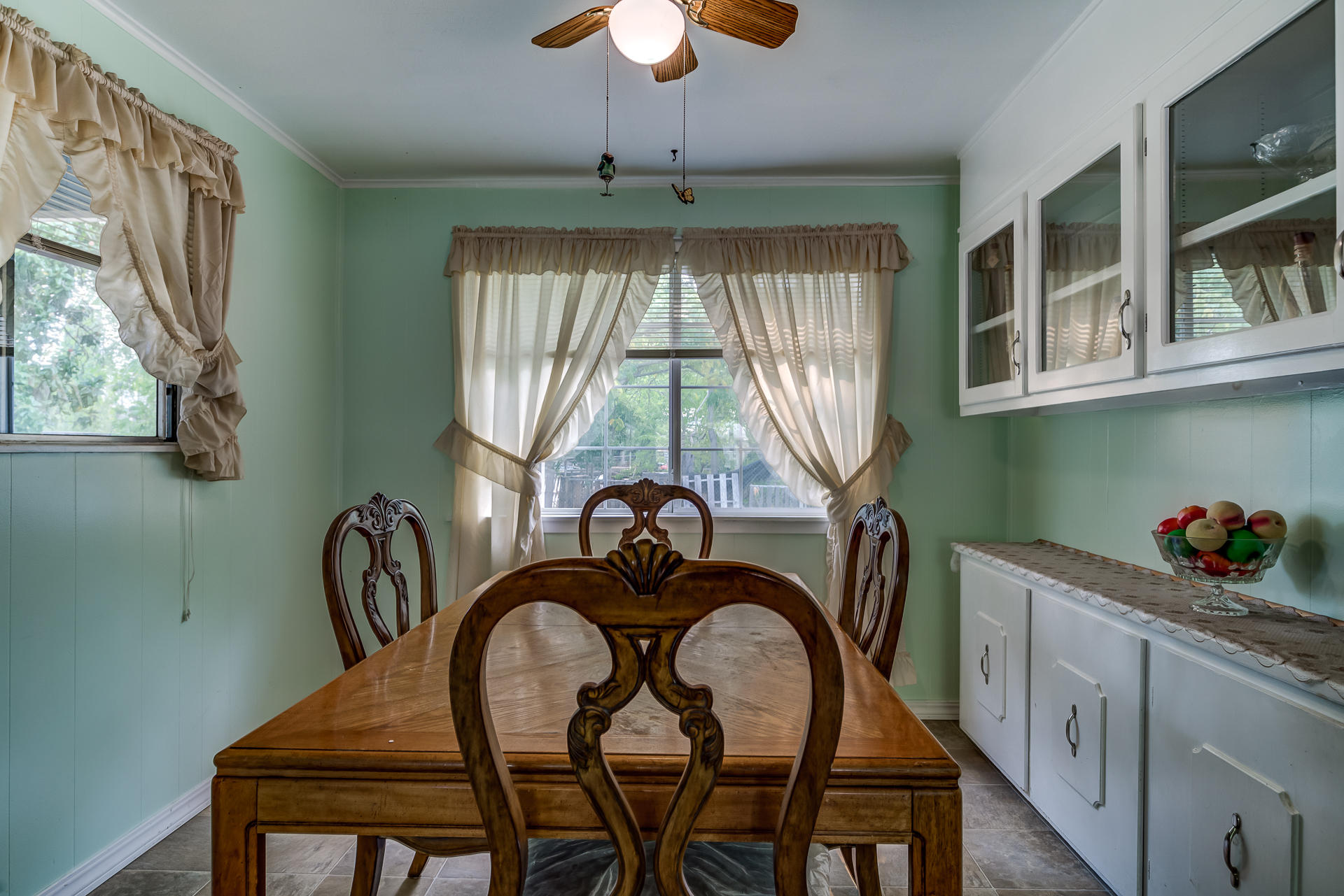 19075 Genevieve Road Redding, CA 96003 - Photo 15 of 43 19075GenevieveRoad_019