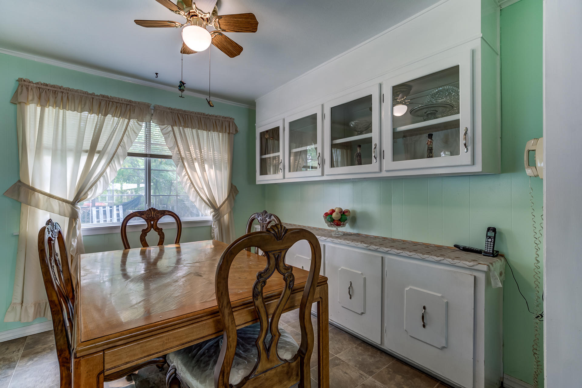 19075 Genevieve Road Redding, CA 96003 - Photo 16 of 43 19075GenevieveRoad_020