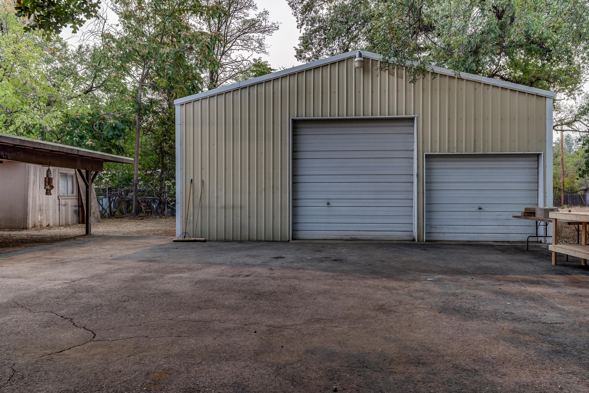 19075 Genevieve Road Redding, CA 96003 - Photo 9 of 43 19075GenevieveRdext_009