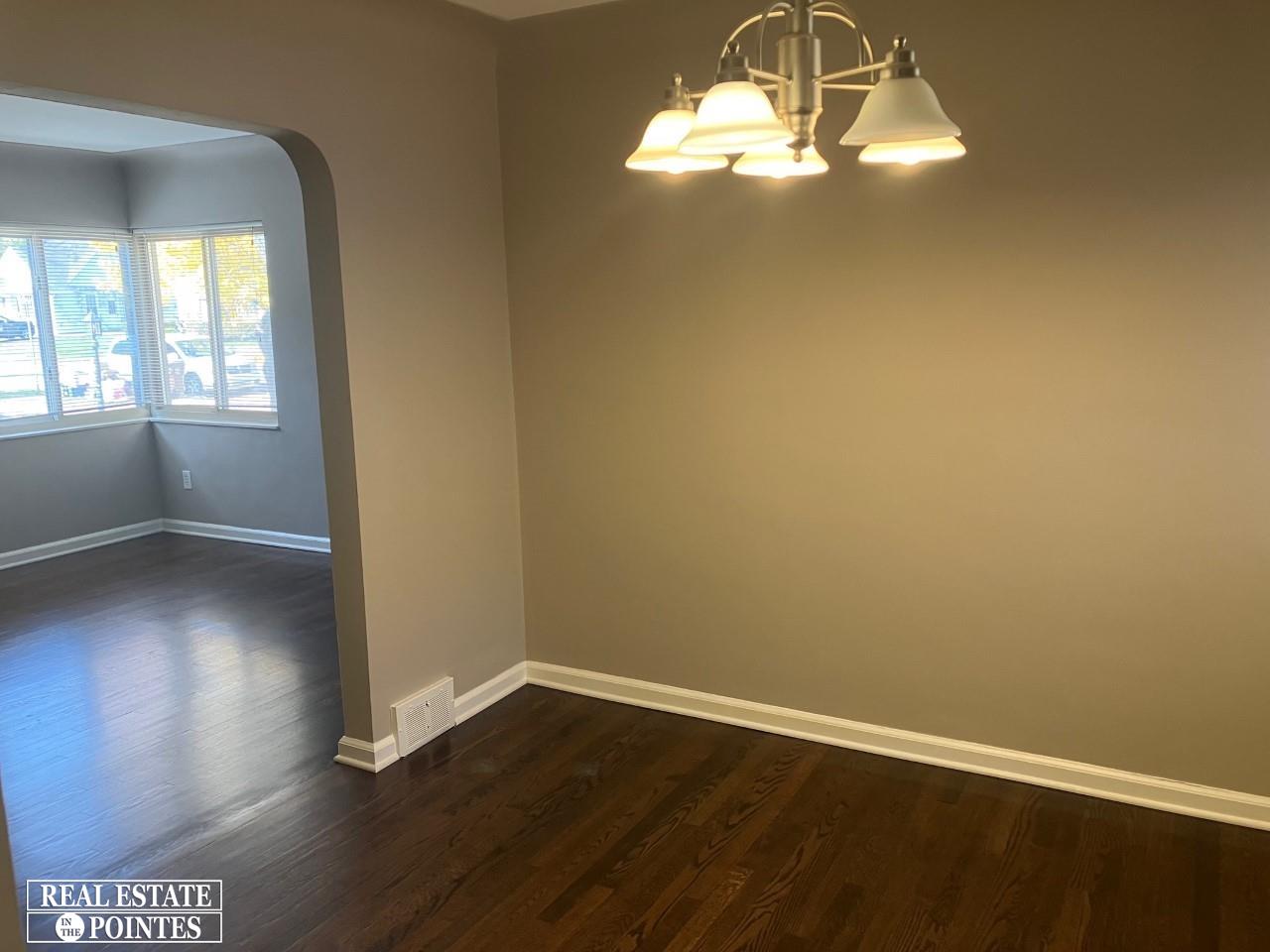 1805 Oxford Road Grosse Pointe, MI 48236 - Photo 7 of 30