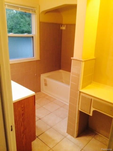 12817 Rutland Street Detroit, MI 48227 - Photo 8 of 9 photo 2 (3).jpg