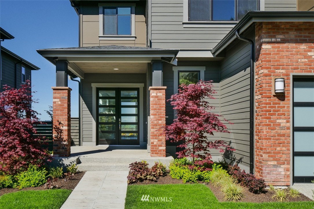711 Cedar Avenue South Renton, WA 98057 - Photo 2 of 18
