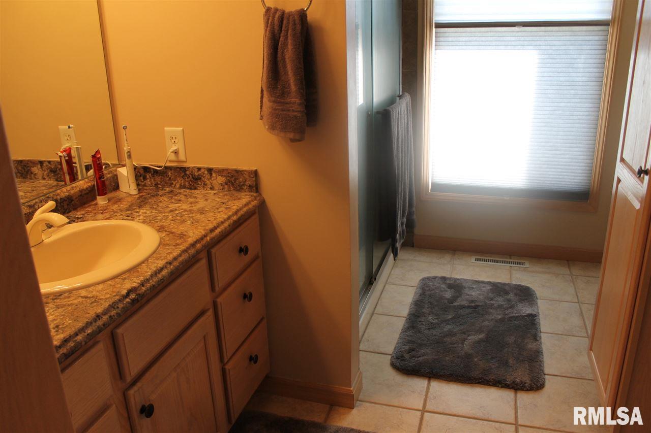 3911 South Sheffield Road Bartonville, IL 61607 - Photo 13 of 35 Gallery Image 13