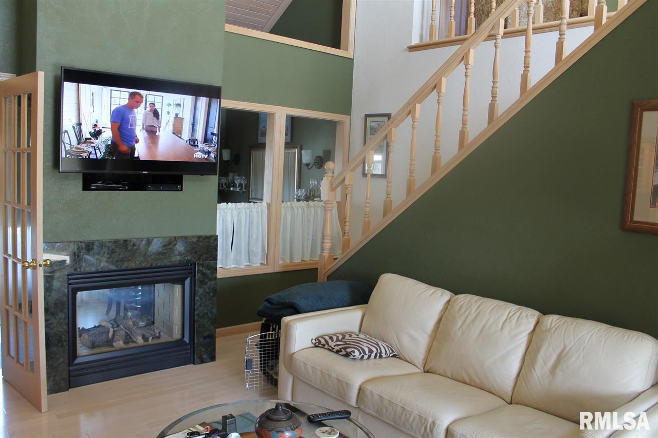 3911 South Sheffield Road Bartonville, IL 61607 - Photo 3 of 35 Gallery Image 3