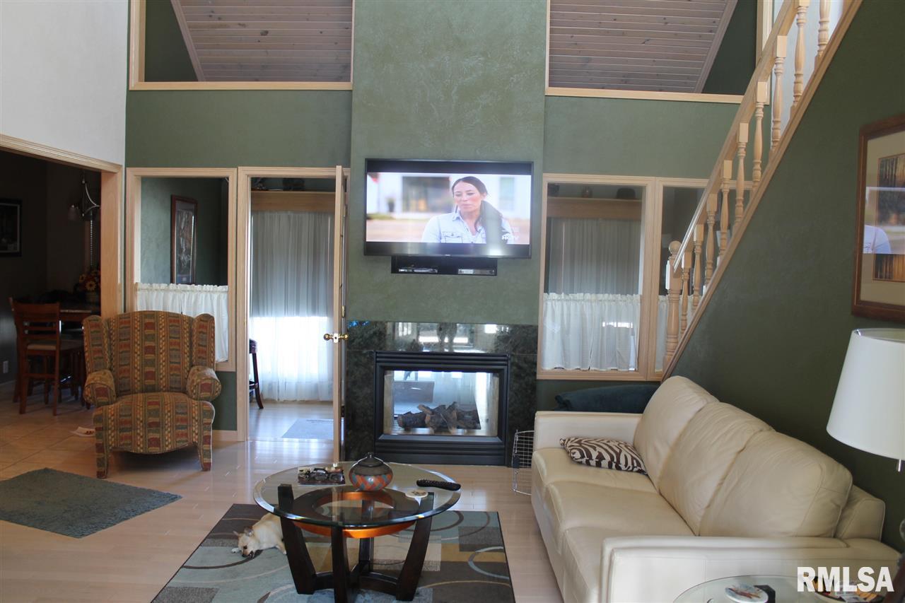 3911 South Sheffield Road Bartonville, IL 61607 - Photo 4 of 35 Gallery Image 4