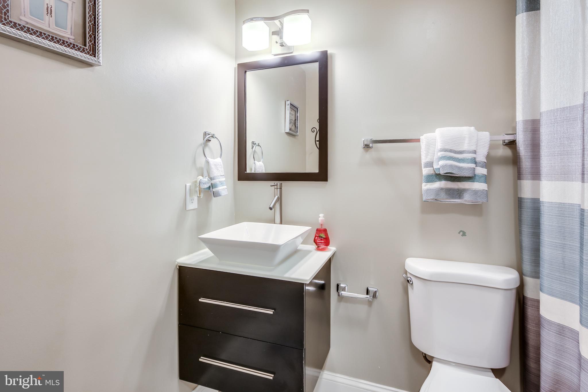 9846 Branchleigh Road Randallstown, MD 21133 - Photo 20 of 32 Hall Full Bath