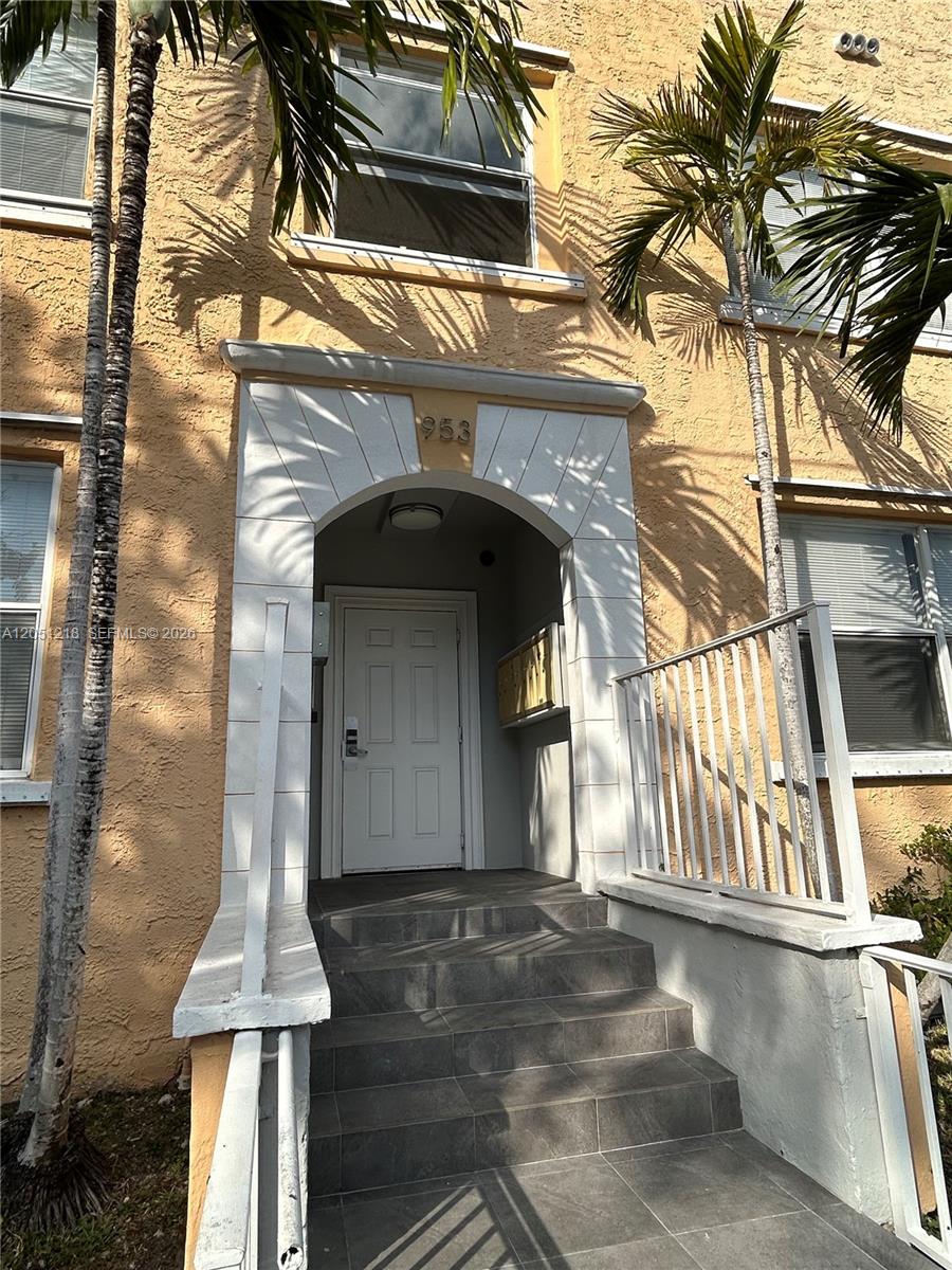 953 Southwest 10th Street, Unit 3 Miami, FL 33130 - Photo 11 of 14