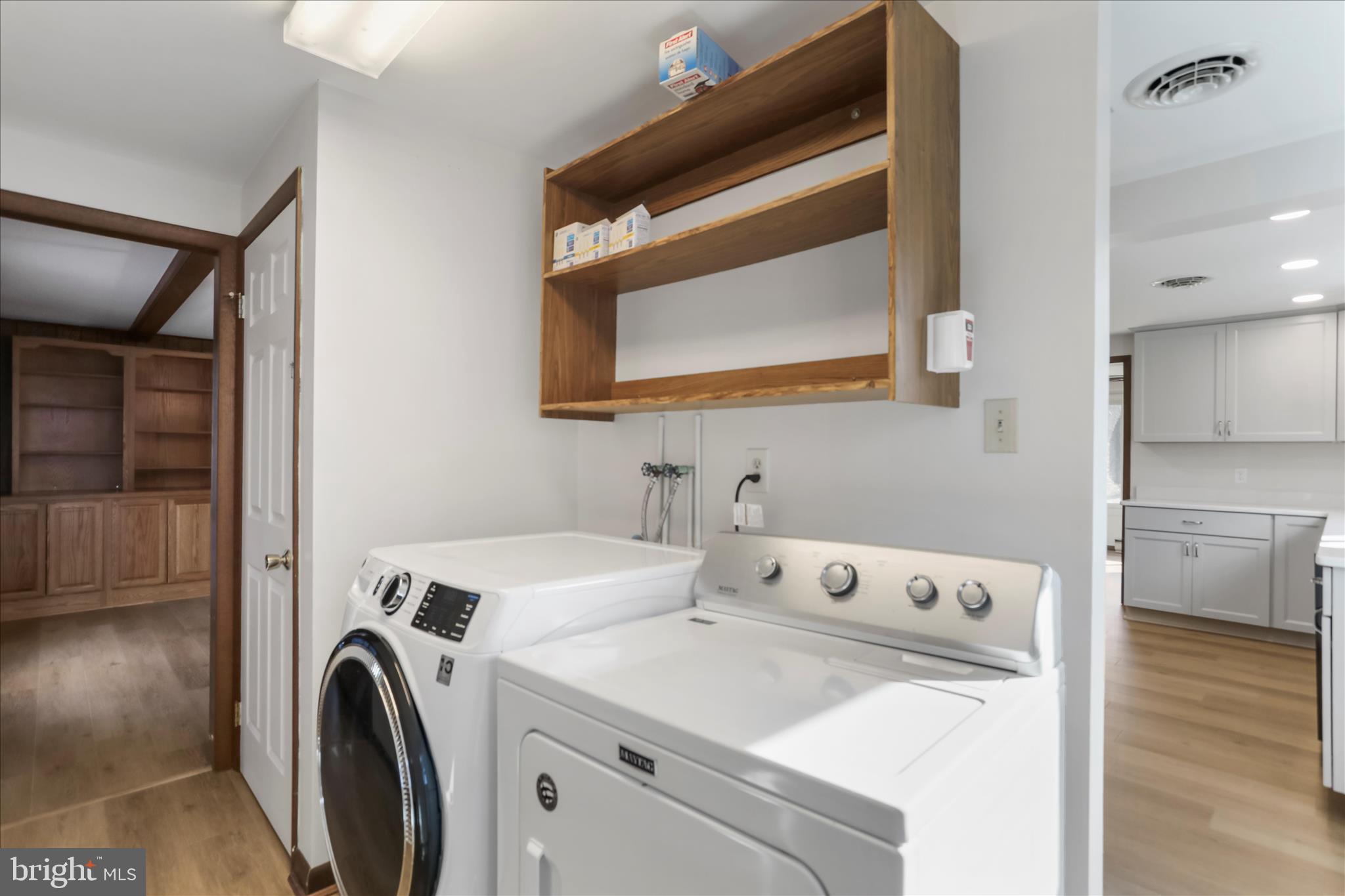 24744 Raven Rock Road Smithsburg, MD 21783 - Photo 16 of 49 a utility room with dryer and washer