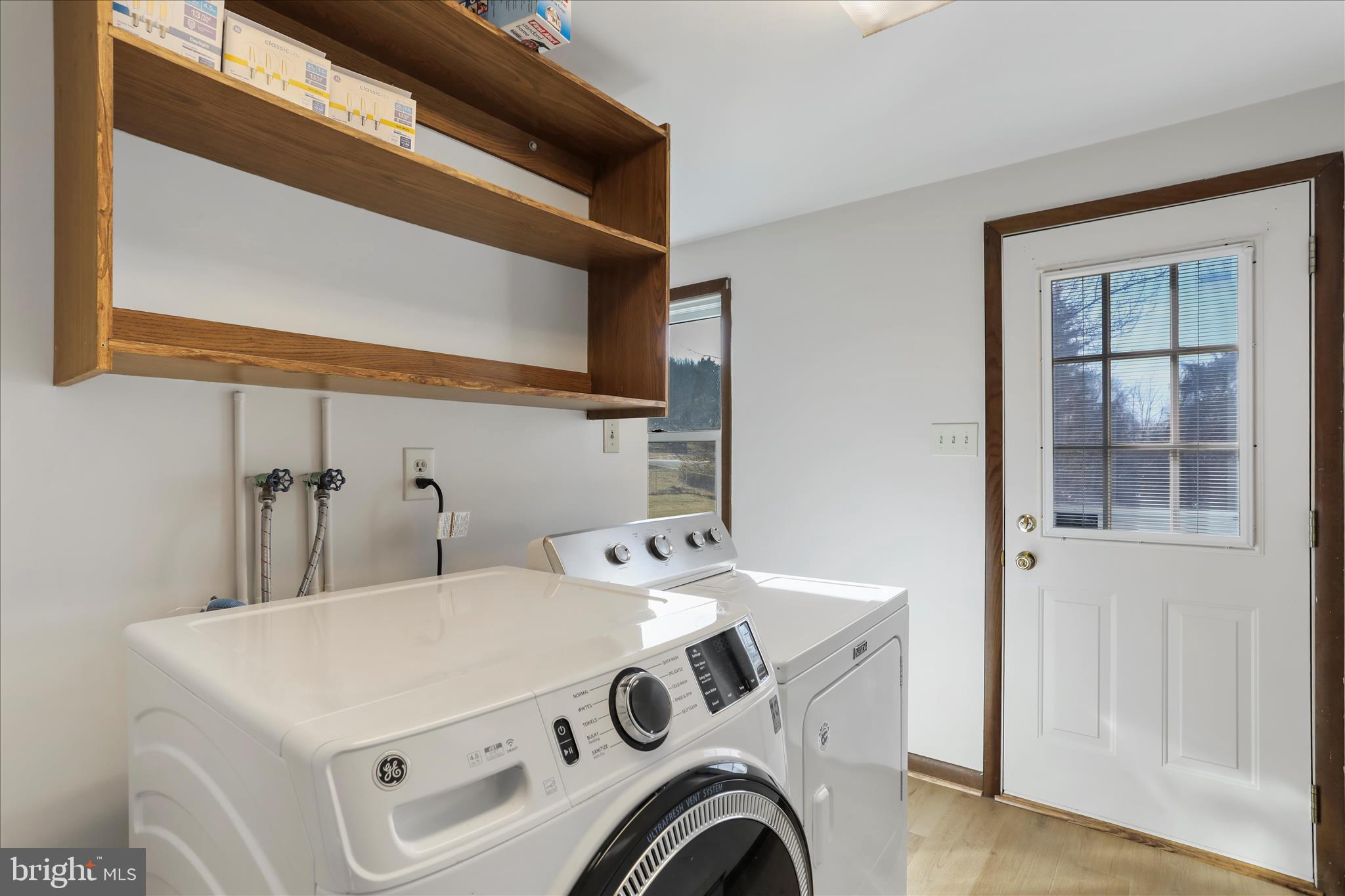 24744 Raven Rock Road Smithsburg, MD 21783 - Photo 17 of 49 a utility room with dryer and washer