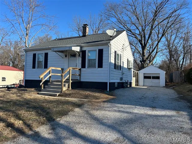 $130,000 | 1210 3rd Avenue, Belleville, IL 62220