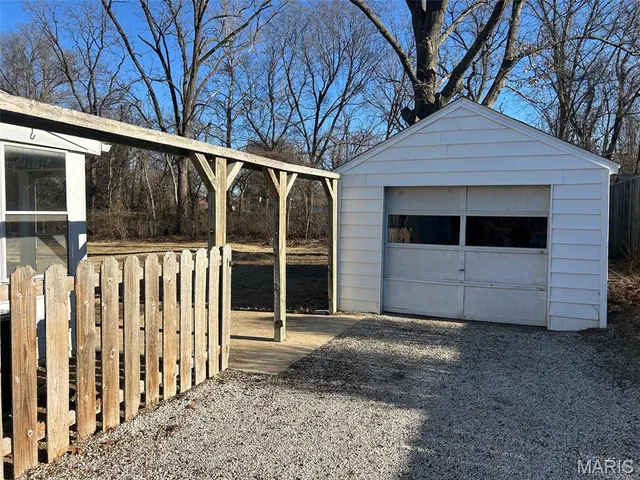 $130,000 | 1210 3rd Avenue, Belleville, IL 62220