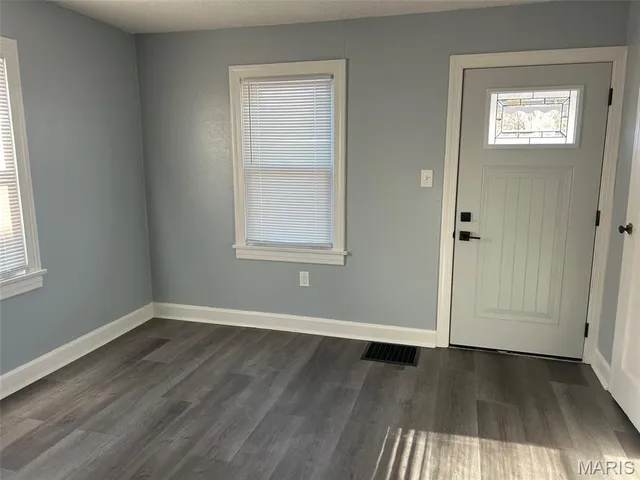 $130,000 | 1210 3rd Avenue, Belleville, IL 62220