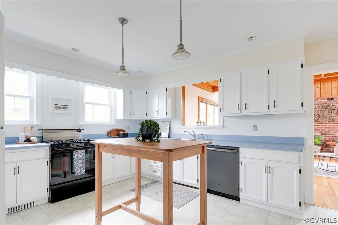 4801 Coleman Road Richmond, VA 23230 - Photo 18 of 42 This kitchen boasts ample counter and cabinet space and plenty of room for a center island.