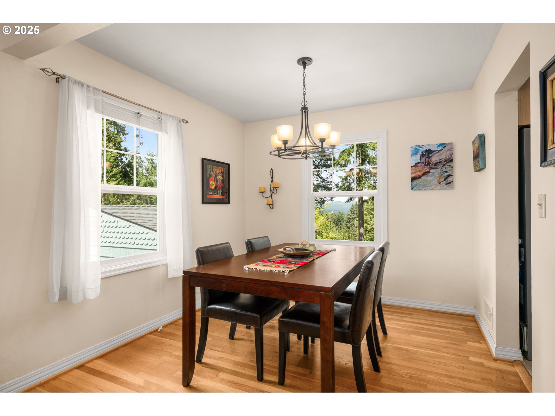 5959 Southwest Brugger Street Portland, OR 97219 - Photo 12 of 40 Dining Room