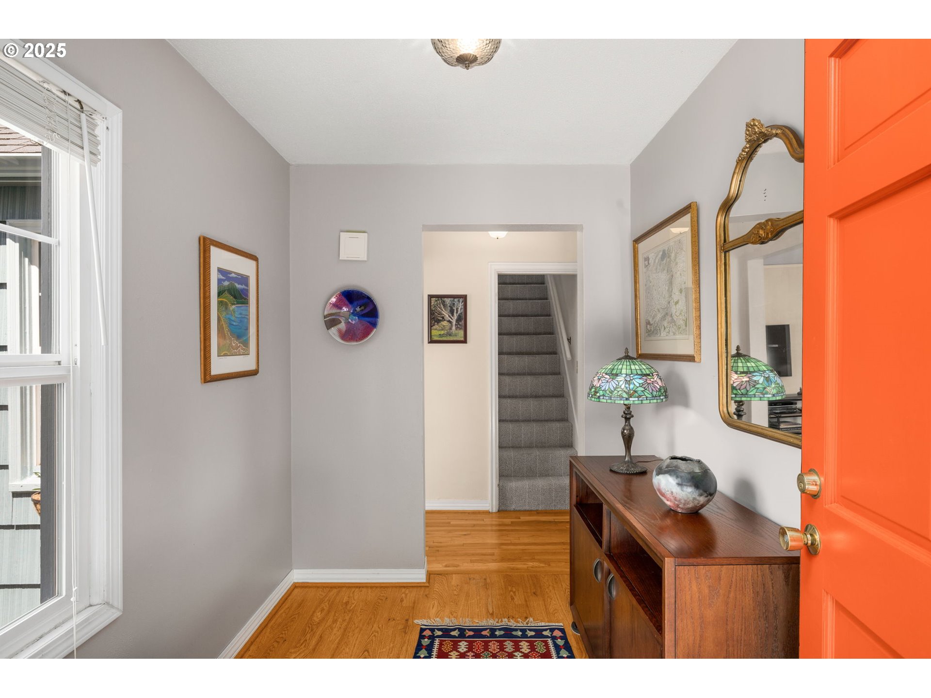 5959 Southwest Brugger Street Portland, OR 97219 - Photo 3 of 40 Entrance/Foyer