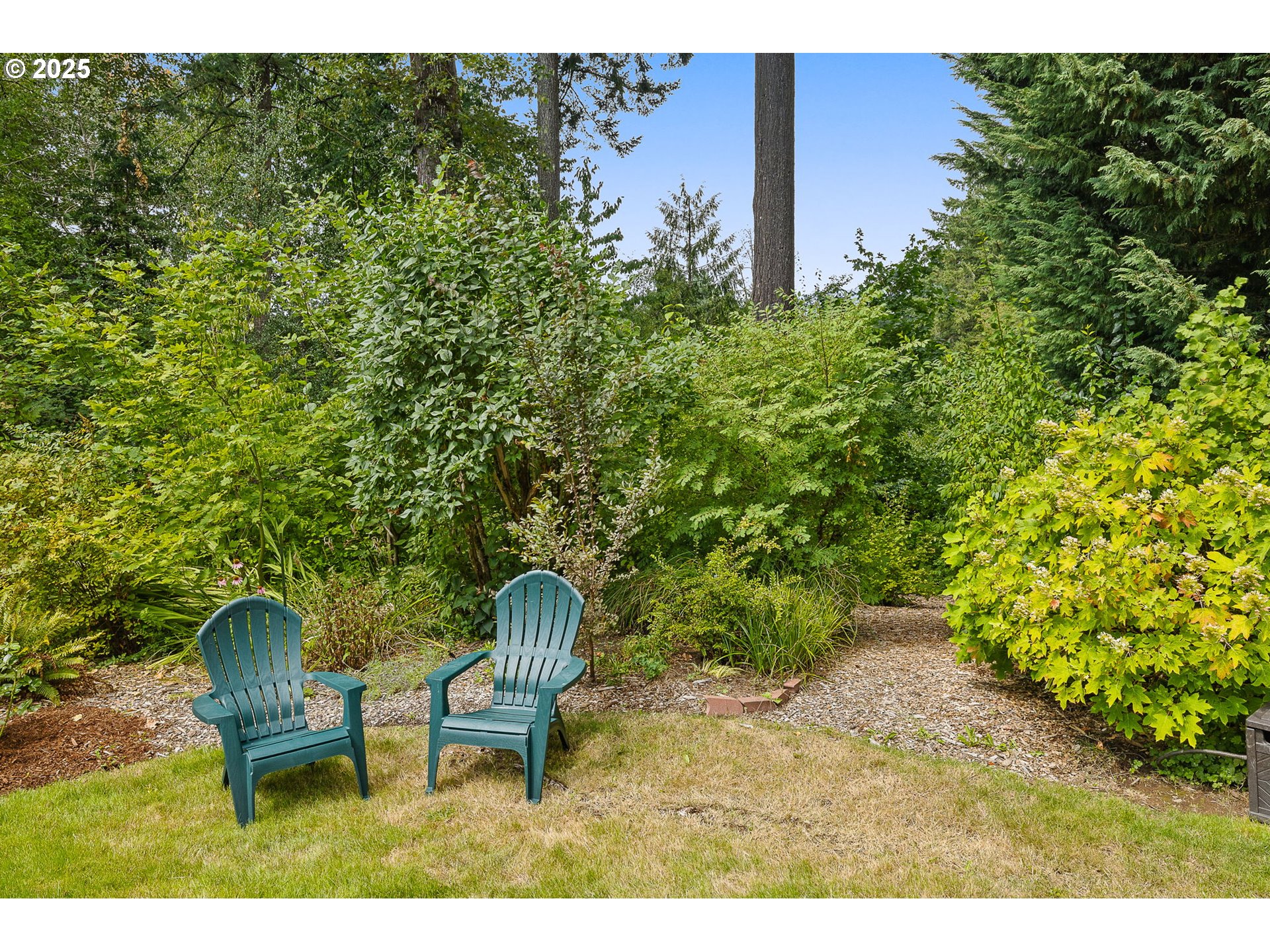 5959 Southwest Brugger Street Portland, OR 97219 - Photo 32 of 40 Garden